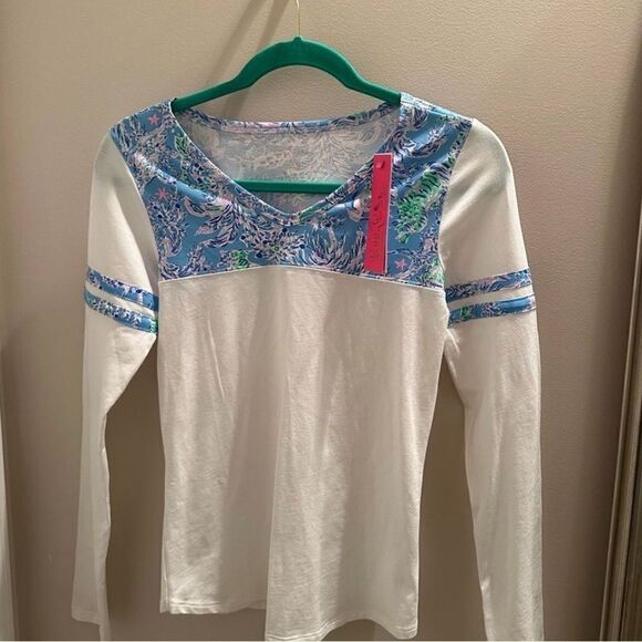 Lilly Pulitzer Amara, long sleeve pullover. - Picture 3 of 6